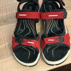 Ecco Yukatan Red & Pink walking Sandals Sz 40 US9